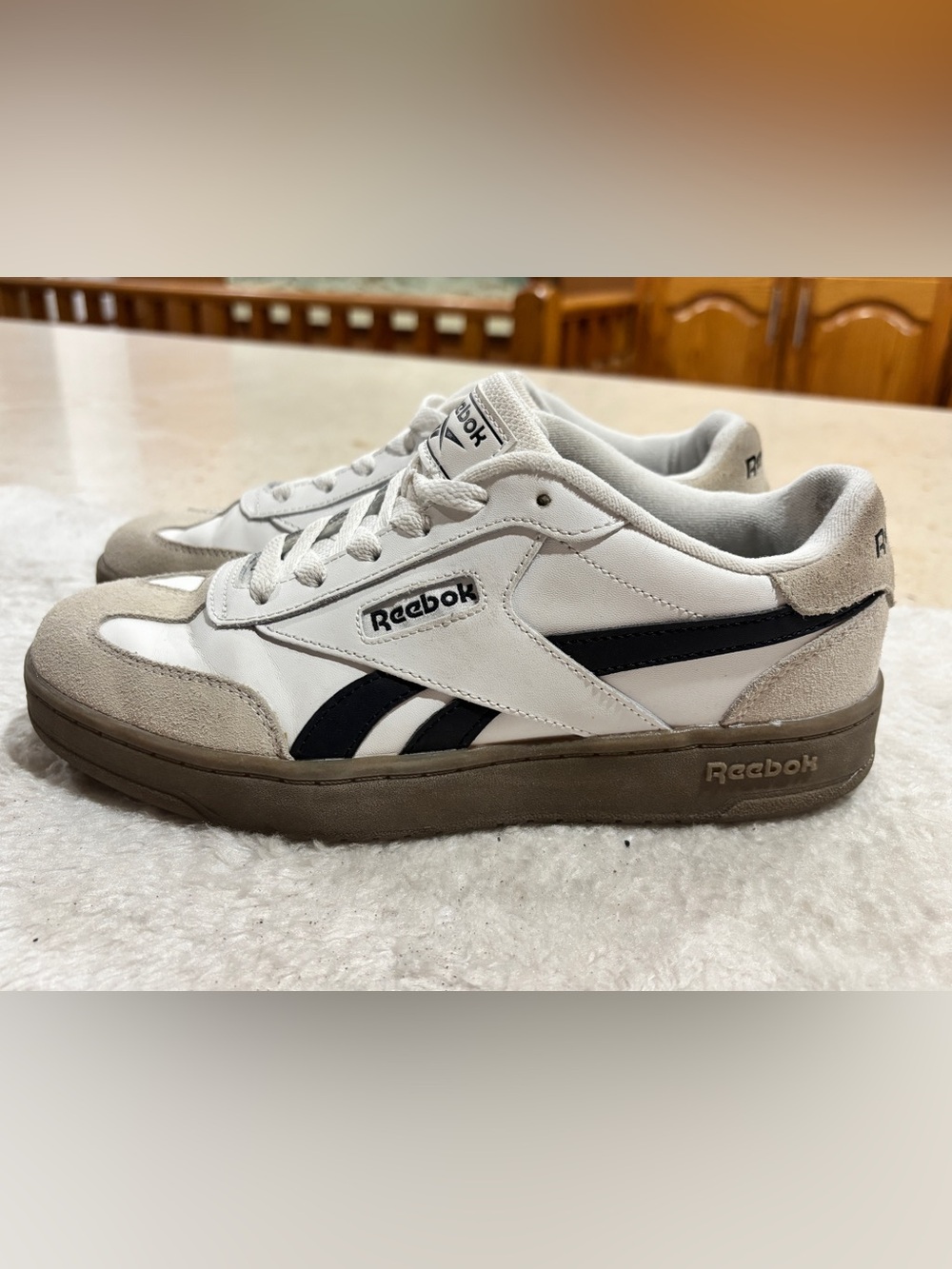 Reebok Men's White and Beige Low-Top Sneakers